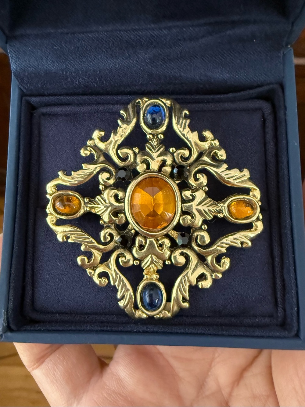 1960s Filigree Brooch with Amber and Sapphire Stones - Picture 1 of 5